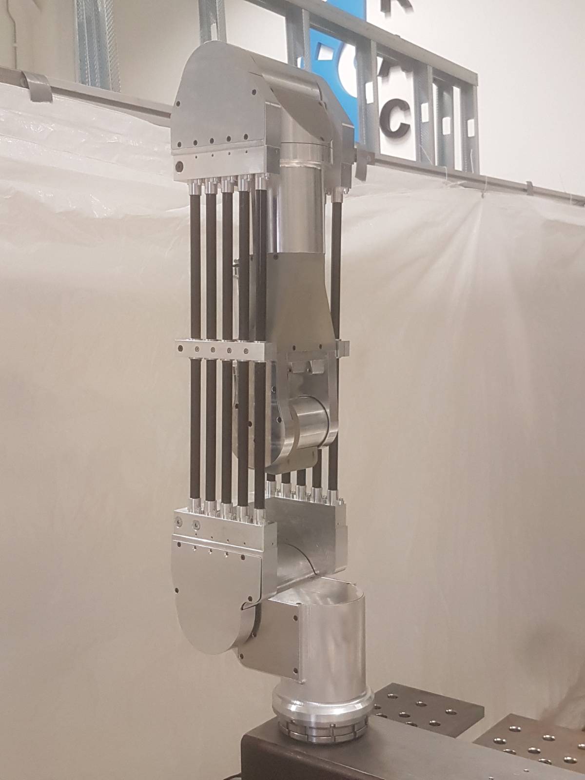 Photograph a — photonic robot link