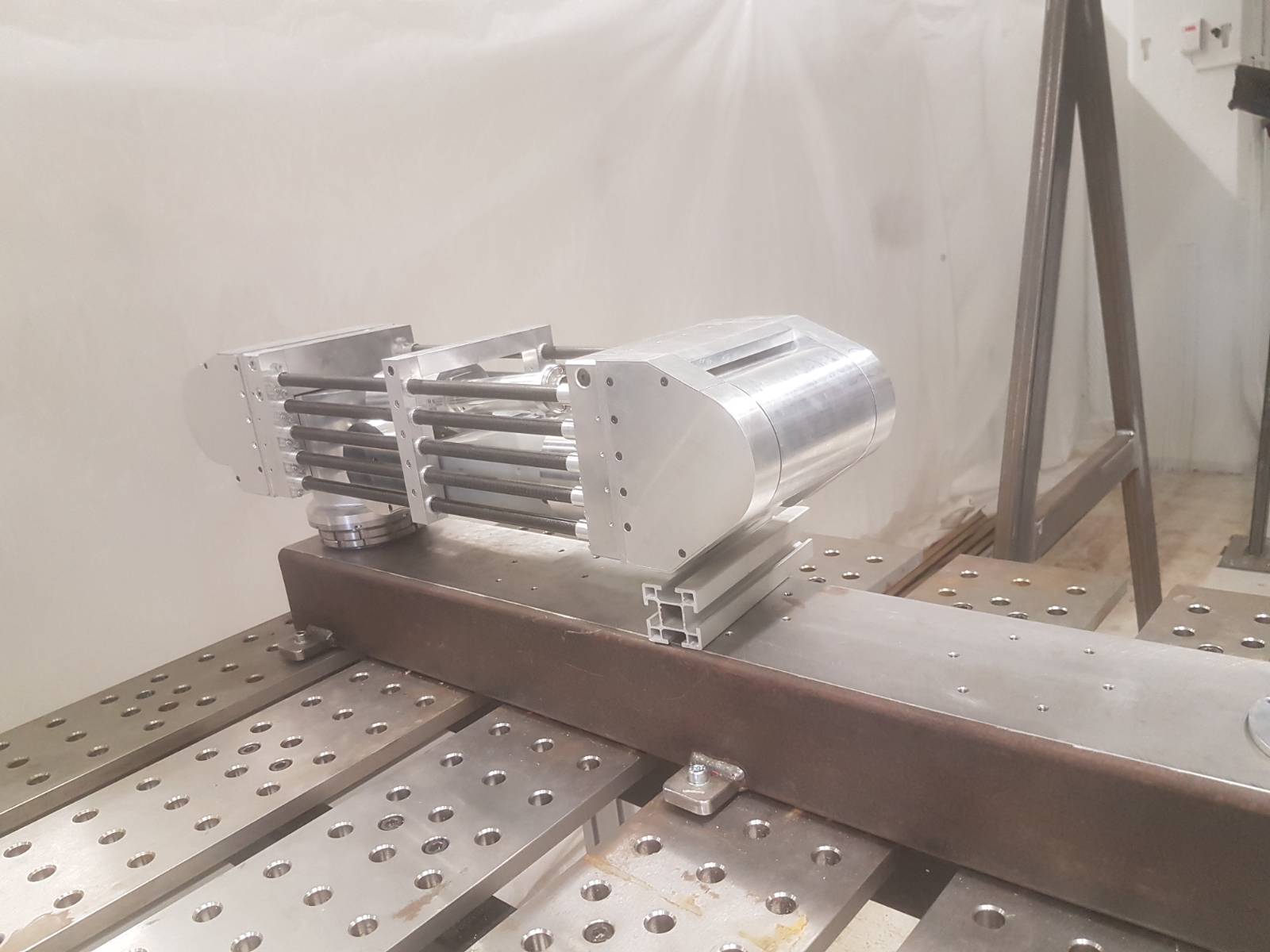 Photograph b — photonic robot link